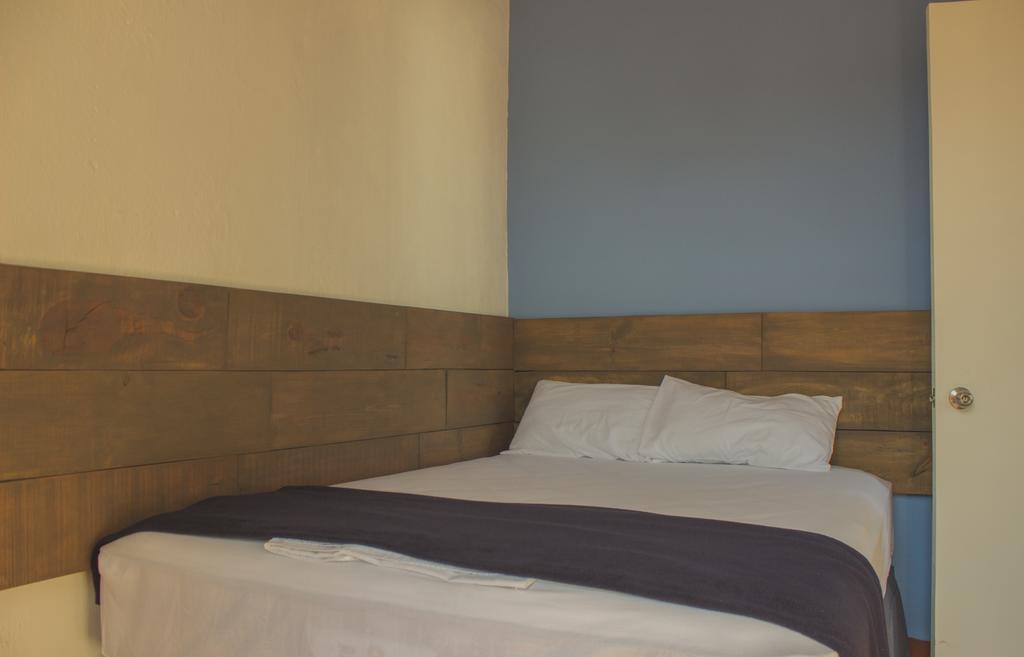 أنتيغوا غواتيمالا Somos Hostal الغرفة الصورة