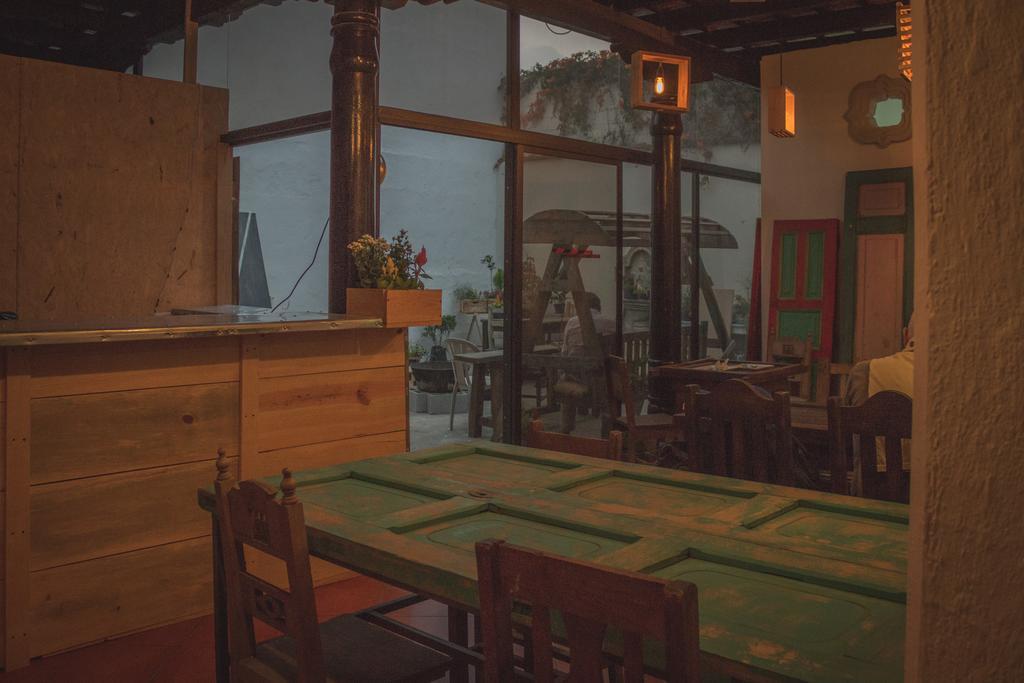 أنتيغوا غواتيمالا Somos Hostal الغرفة الصورة