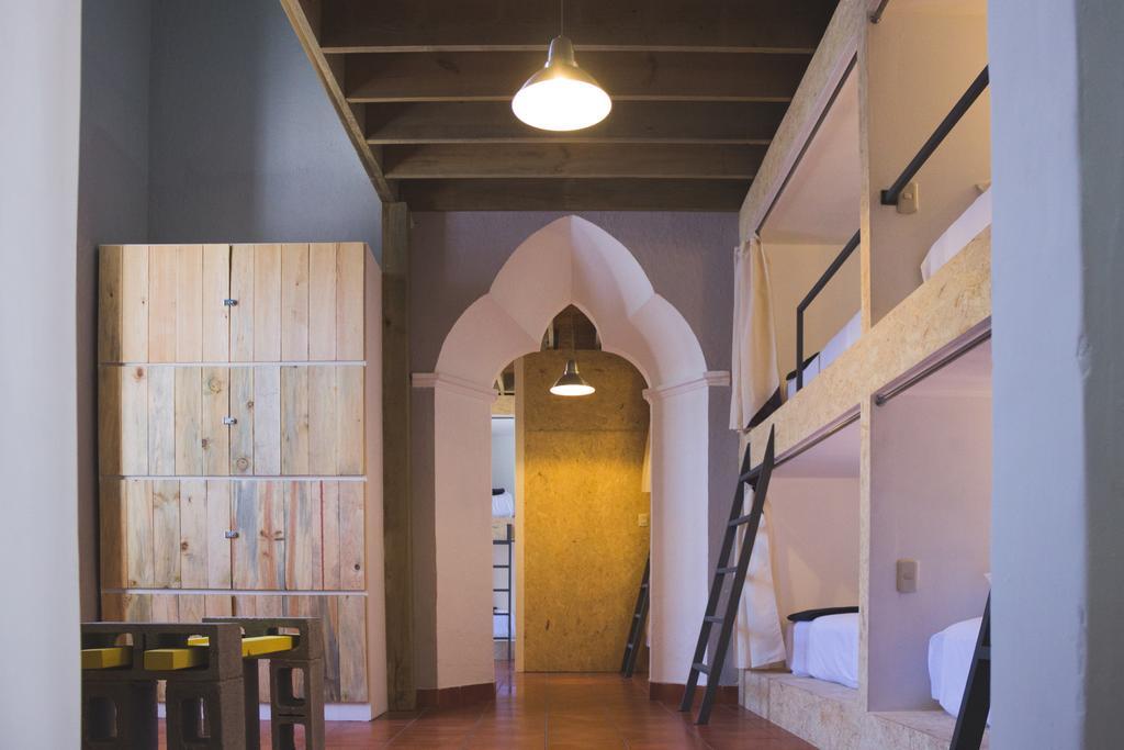 أنتيغوا غواتيمالا Somos Hostal الغرفة الصورة